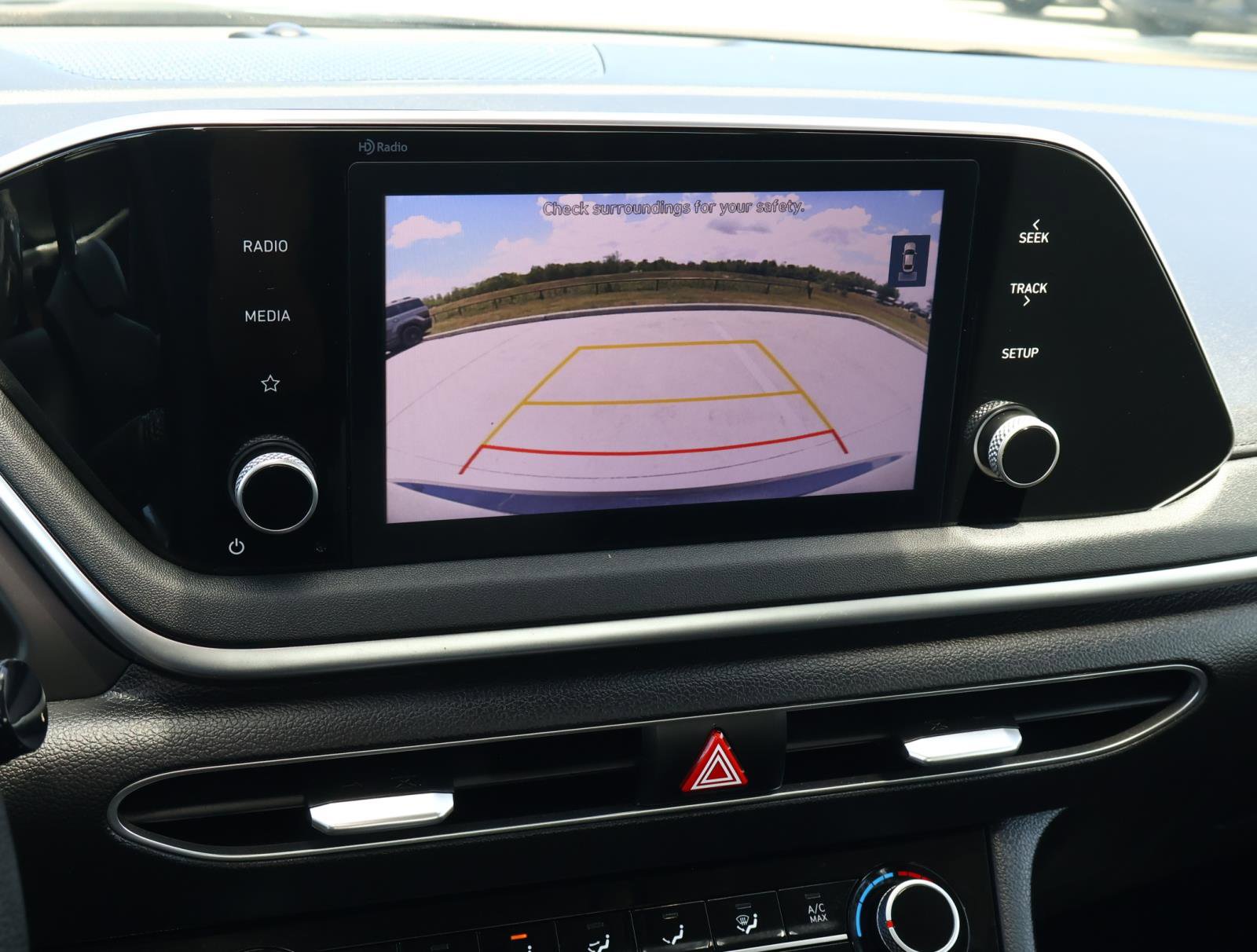 Used 2023 Hyundai Sonata SE w/ Preferred Accessory Package image 24