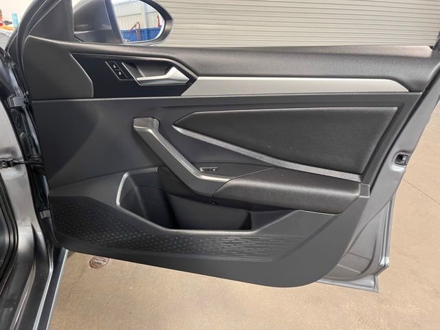 Used 2021 Volkswagen Jetta SE image 12