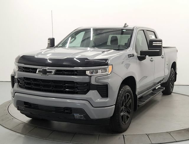 Used 2024 Chevrolet Silverado 1500 RST w/ Z71 Off-Road Package AWD/4WD image 3