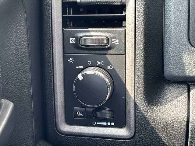 Used 2016 RAM 3500 Tradesman image 33