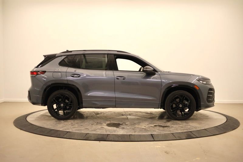New 2026 Volkswagen Tiguan SE R-Line AWD/4WD image 2
