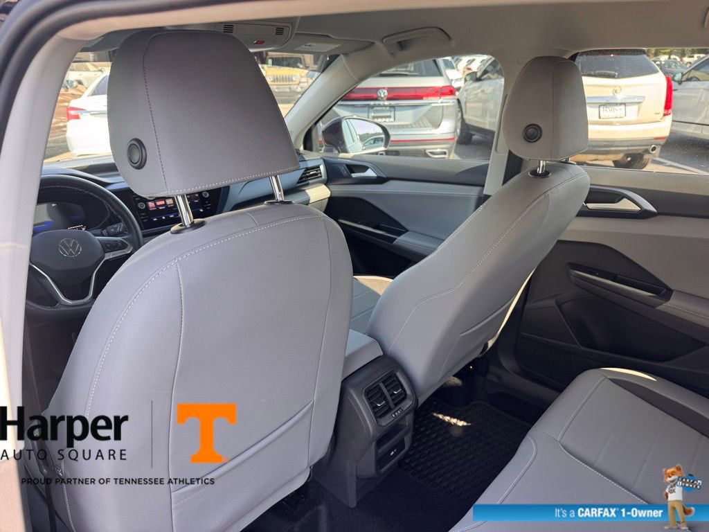 Used 2024 Volkswagen Taos SE FWD image 11