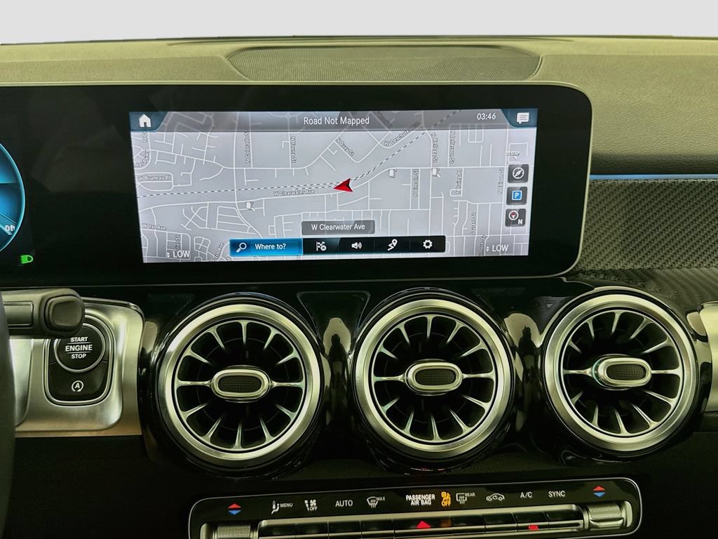 Used 2021 Mercedes-Benz GLB 250 4MATIC image 17