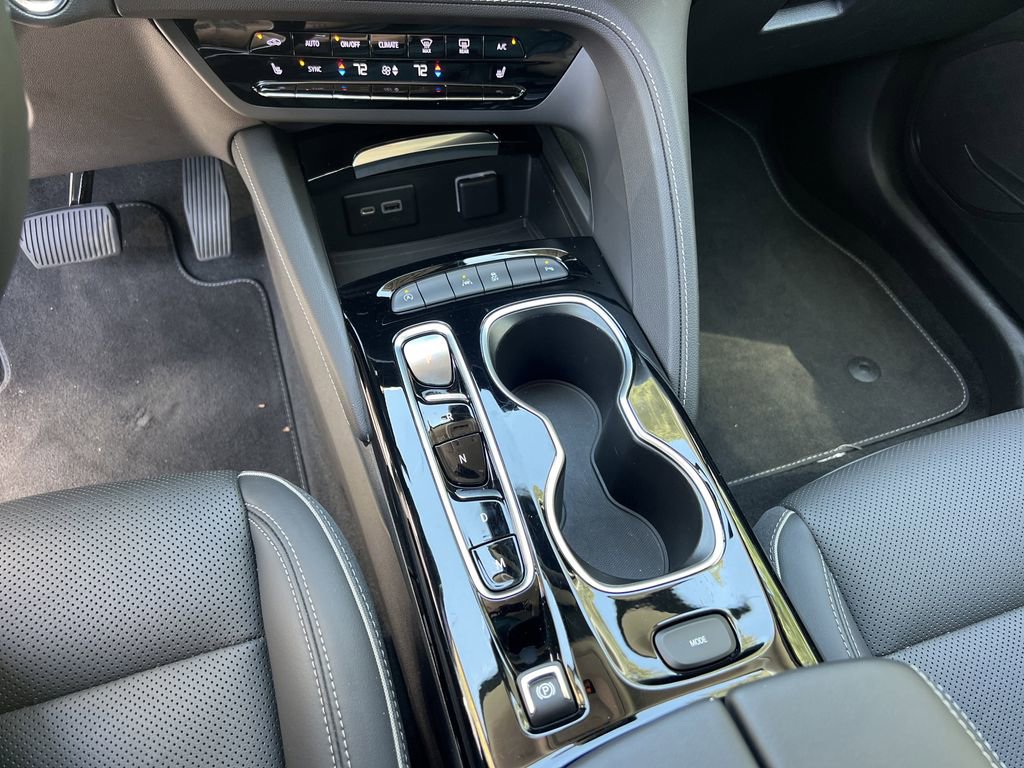 Used 2022 Buick Envision Essence w/ Safety Package FWD image 28