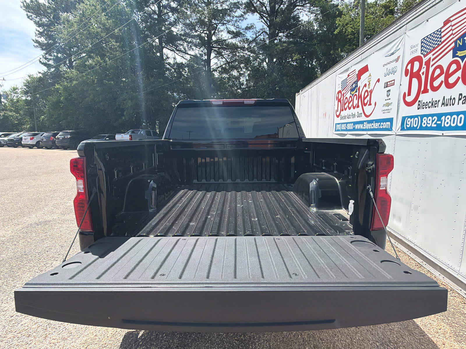 Used 2024 Chevrolet Silverado 1500 LT AWD/4WD image 16