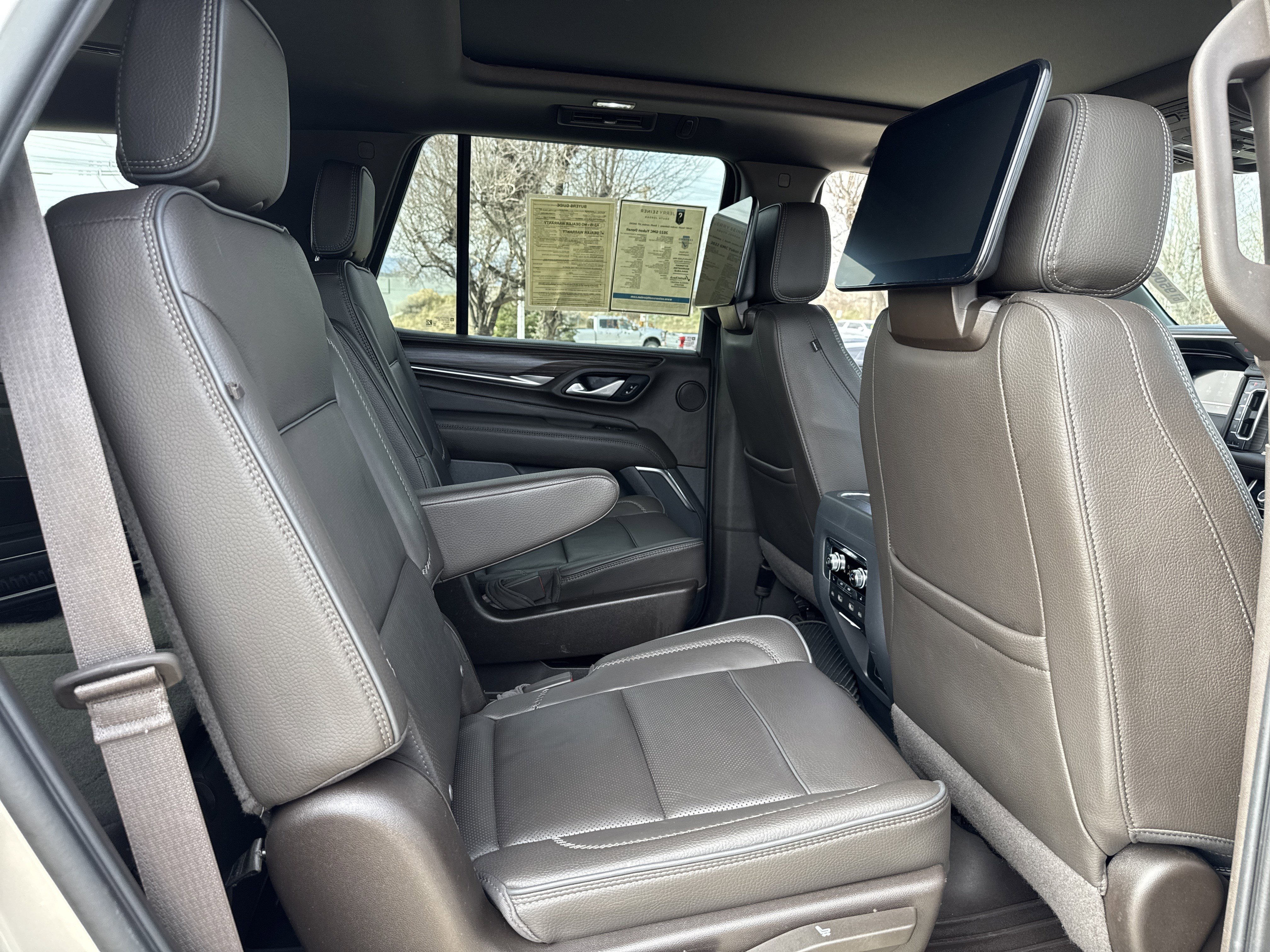 Used 2022 GMC Yukon Denali w/ Denali Ultimate Package image 23