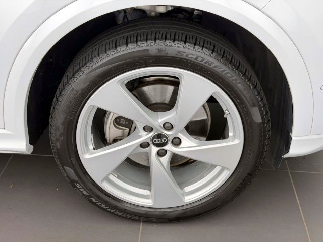 Used 2025 Audi Q5 Premium Plus AWD/4WD image 8