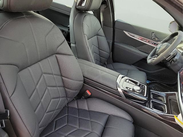 New 2026 BMW 750e xDrive w/ Premium Package AWD/4WD image 18