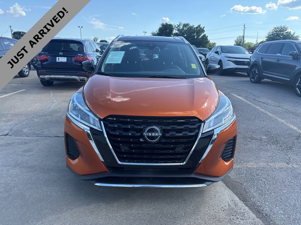 Used 2023 Nissan Kicks SV FWD image 2