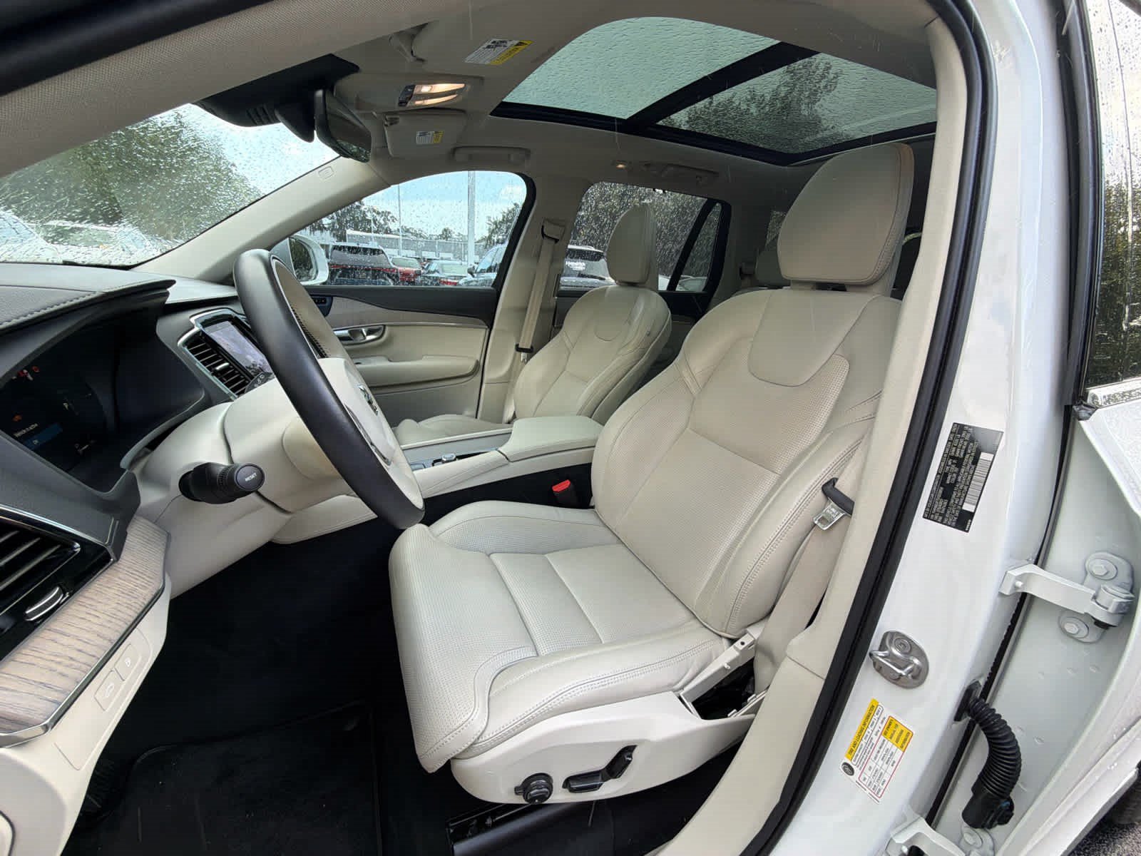 Certified 2025 Volvo XC90 T8 Ultra w/ Protection Package Premier AWD/4WD image 26