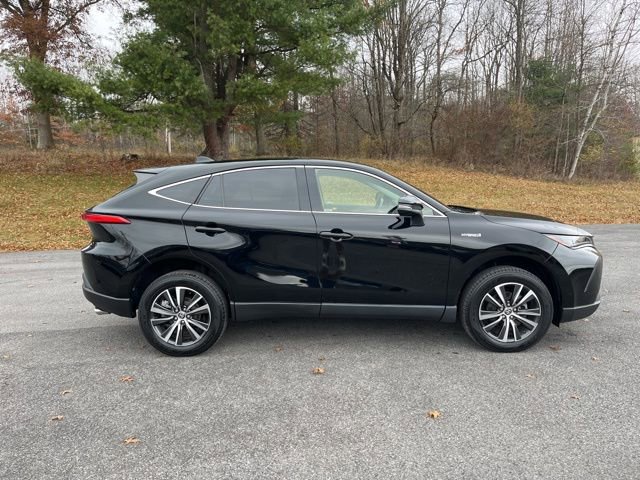 Used 2021 Toyota Venza LE image 4