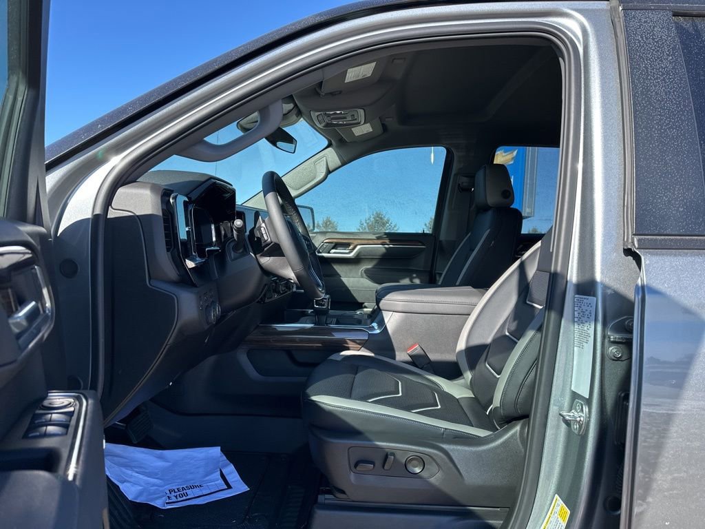 New 2025 Chevrolet Silverado 1500 RST w/ Convenience Package II AWD/4WD image 6