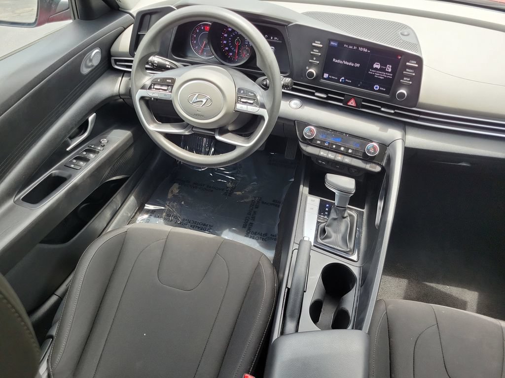 Used 2023 Hyundai Elantra SEL FWD image 19