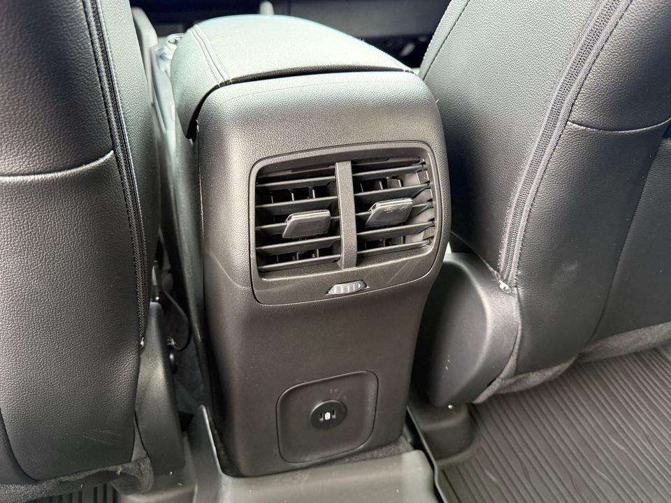 Used 2024 Ford Escape SE w/ PHEV Premium Package FWD image 33