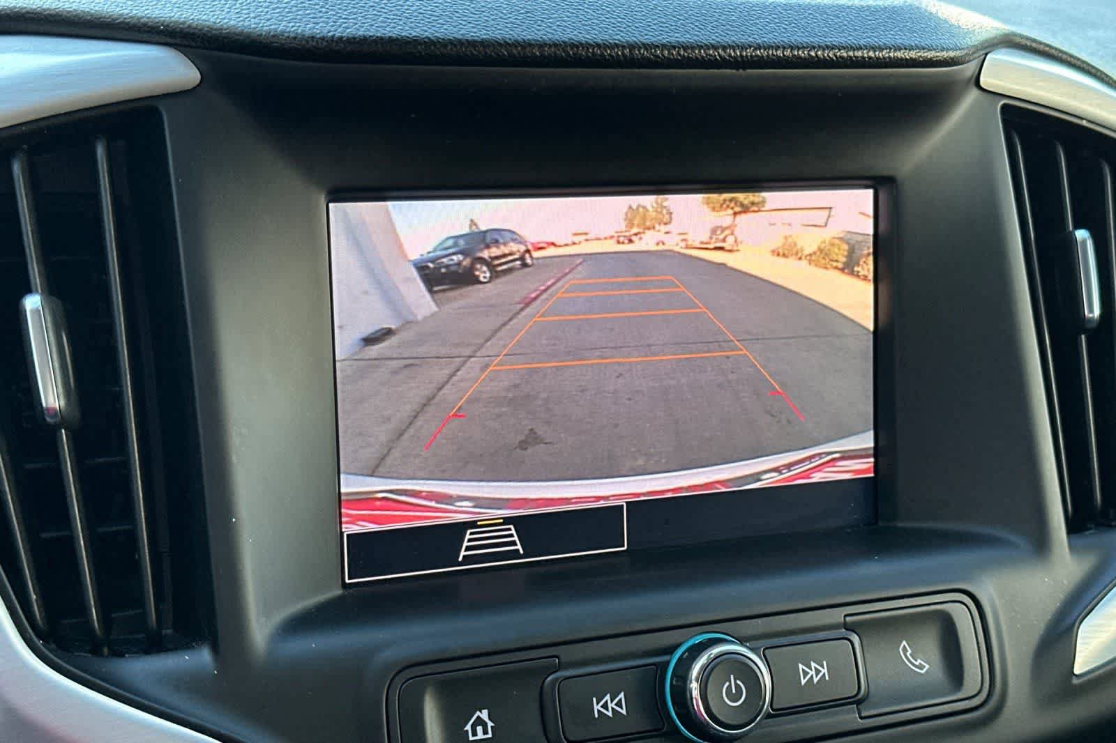 Used 2024 GMC Terrain SLE image 23