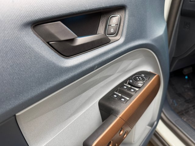 Used 2023 Ford Maverick Lariat w/ Lariat Luxury Package image 11