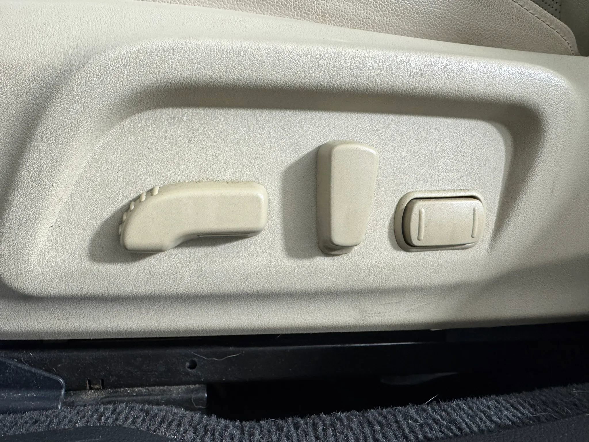 Used 2015 Subaru Legacy 2.5i Limited image 30