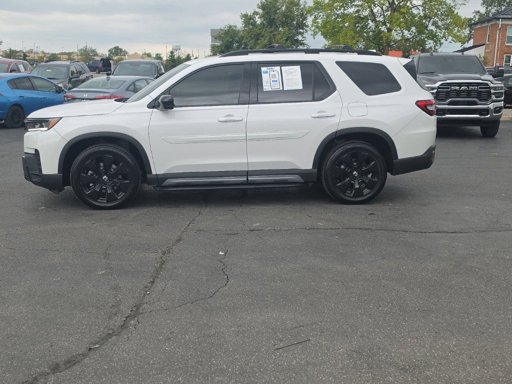 Certified 2026 Honda Pilot Black Edition image 4