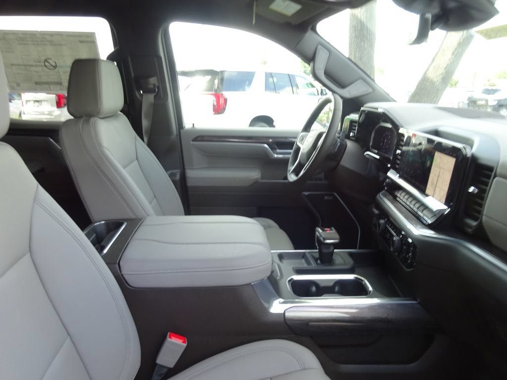 New 2026 Chevrolet Silverado 1500 LTZ w/ Technology Package AWD/4WD image 16