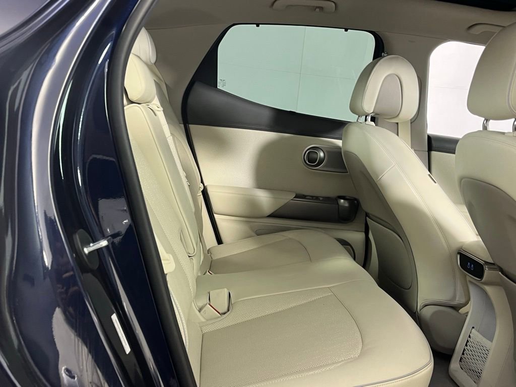 Used 2025 Genesis GV60 Advanced image 33