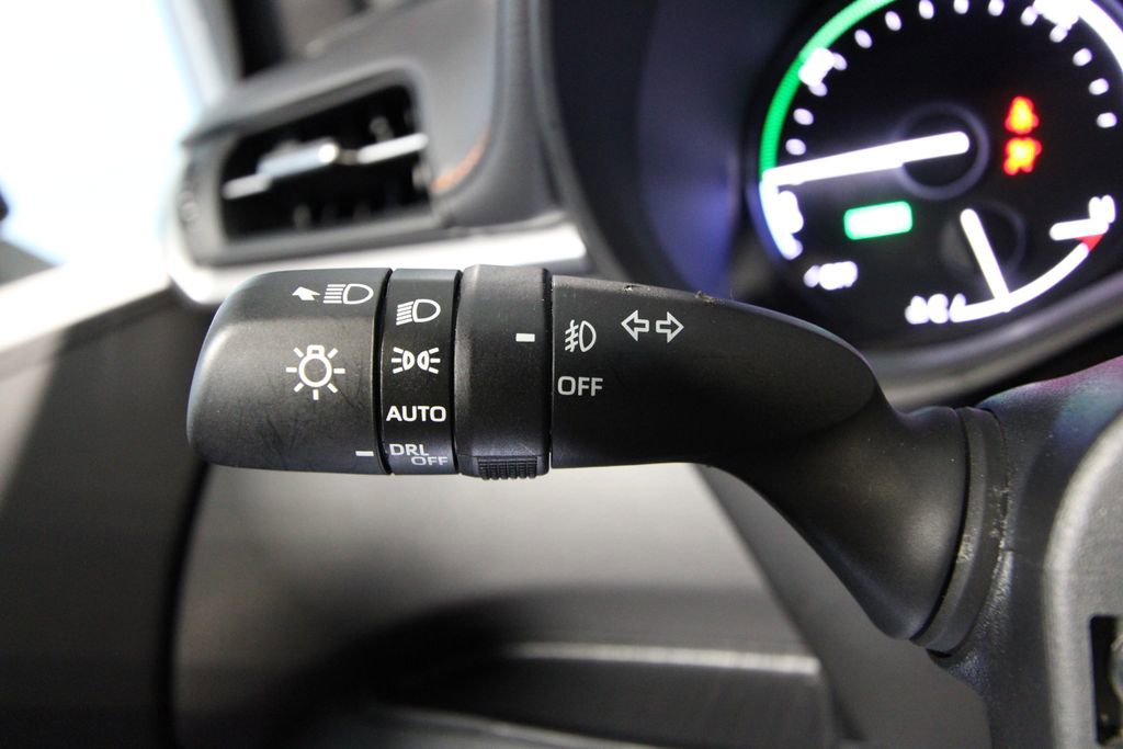 Used 2023 Toyota Sienna XSE image 16
