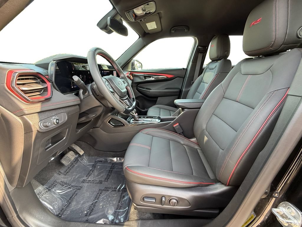 Used 2025 Chevrolet TrailBlazer RS w/ Convenience Package FWD image 9
