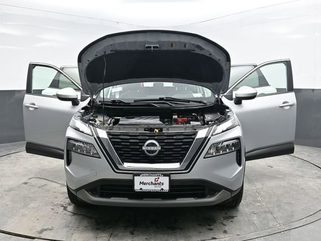 Used 2023 Nissan Rogue SV image 40