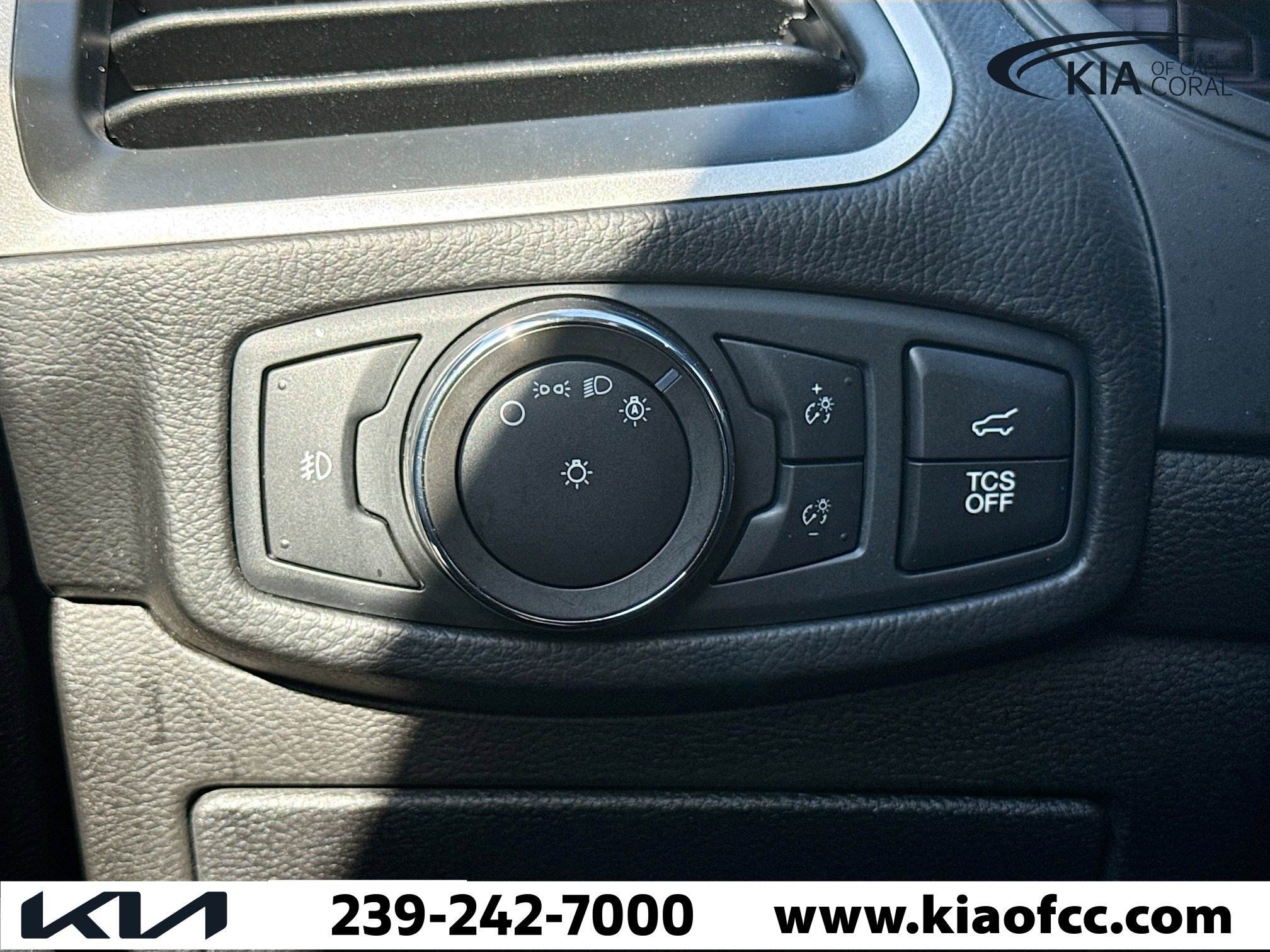 Used 2022 Ford Edge SEL w/ Convenience Package image 32