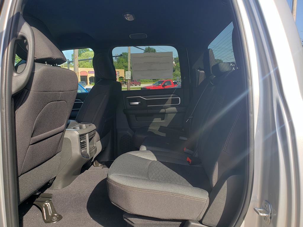 New 2026 RAM 2500 Big Horn AWD/4WD image 12