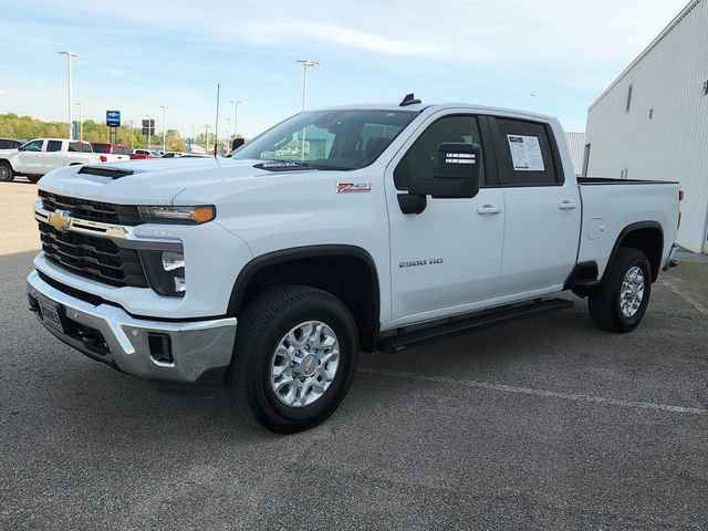 Used 2025 Chevrolet Silverado 2500 LT w/ Safety Package AWD/4WD image 3