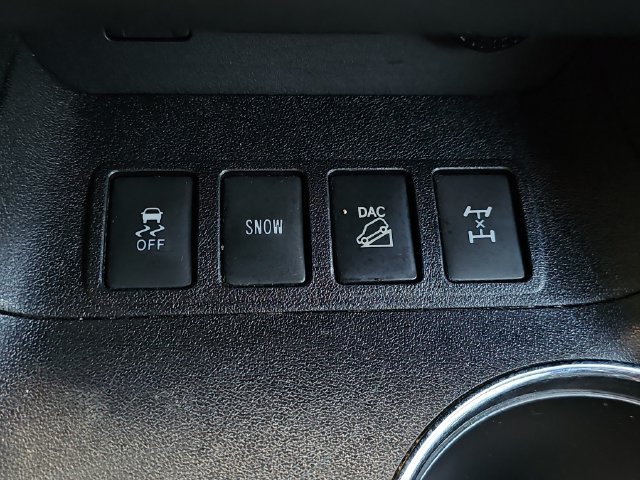 Used 2018 Toyota Highlander XLE AWD/4WD image 36
