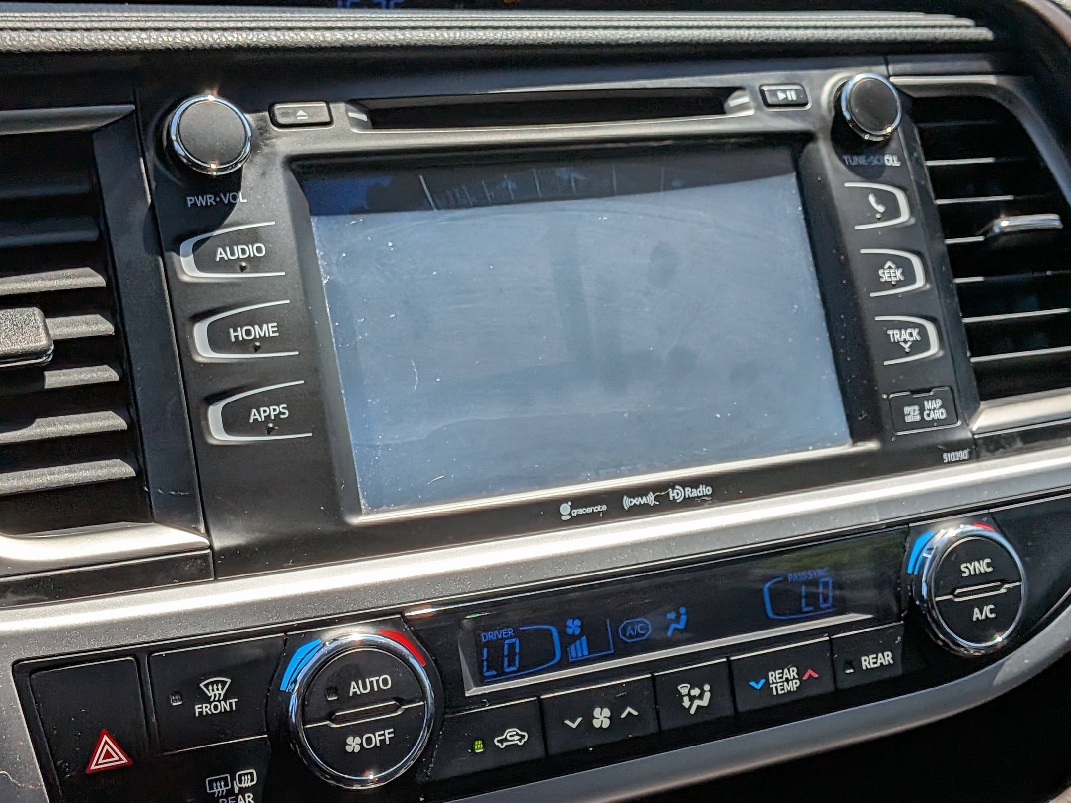 Used 2019 Toyota Highlander XLE AWD/4WD image 19