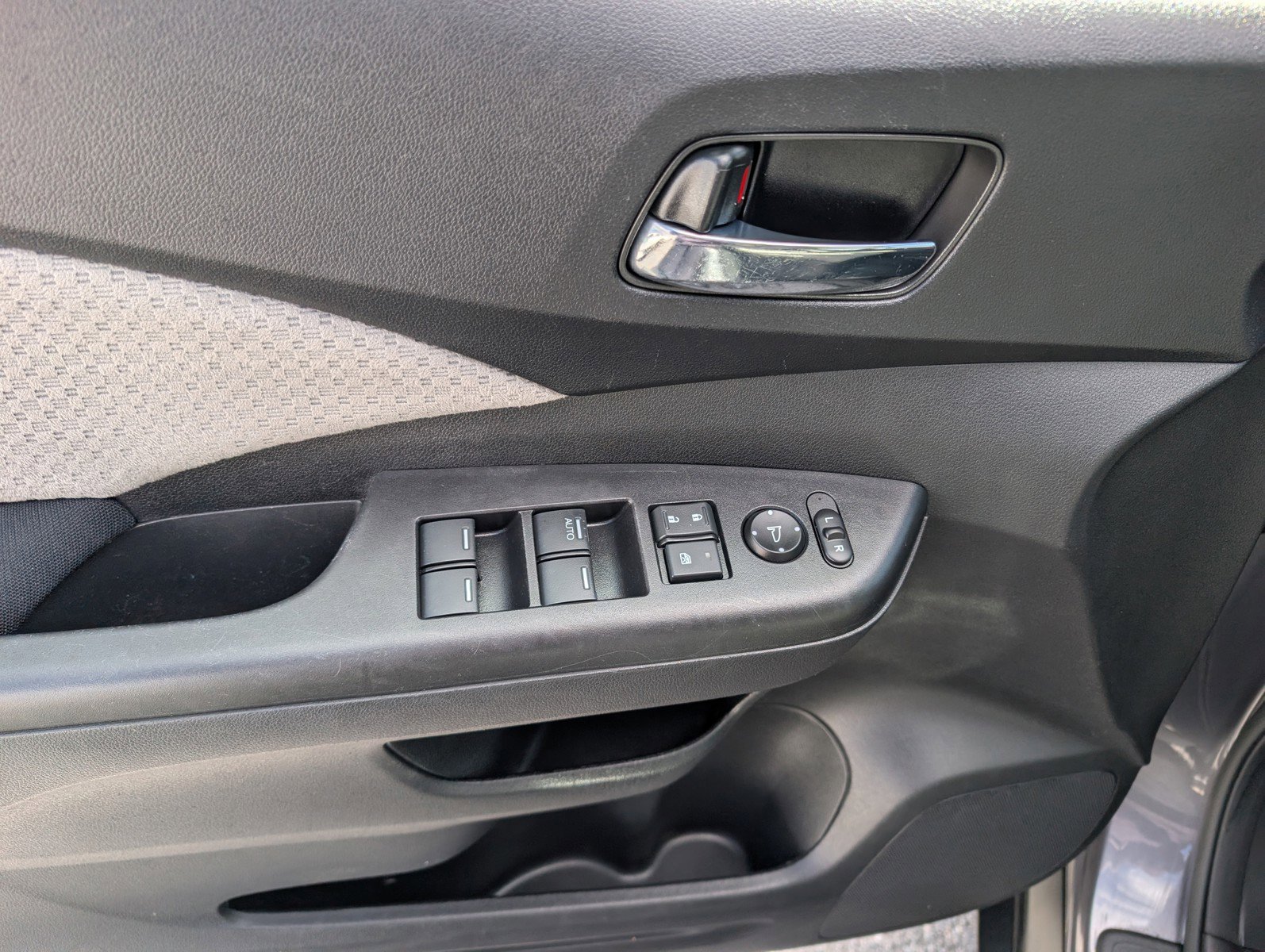 Used 2016 Honda CR-V EX image 18