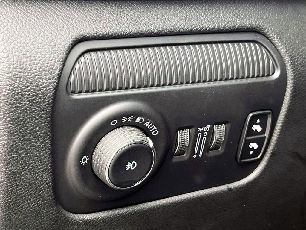 Used 2023 Jeep Wagoneer 4WD image 21