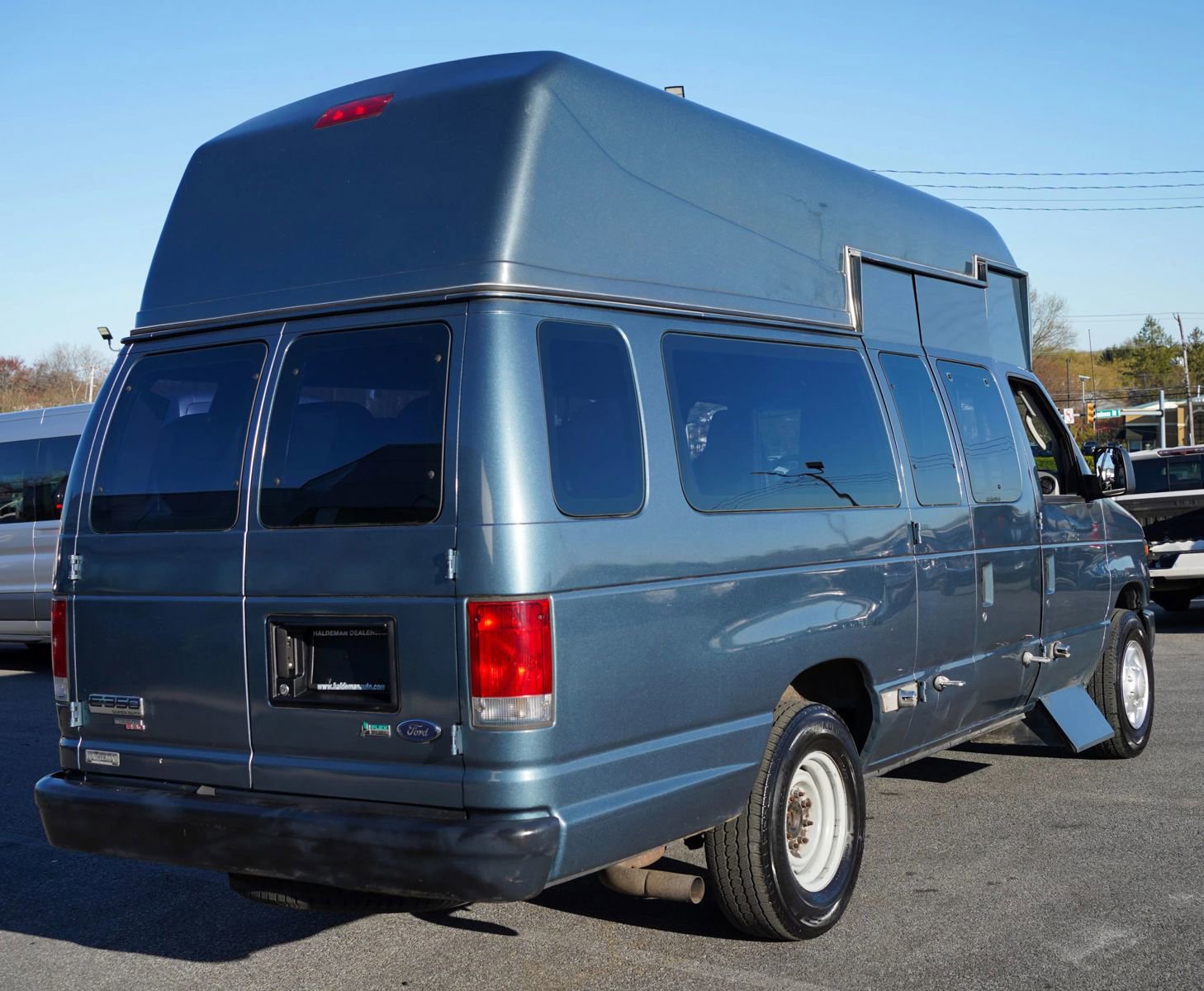 Used 2014 Ford E-350 and Econoline 350 Extended Super Duty w/ Power Group RWD image 6