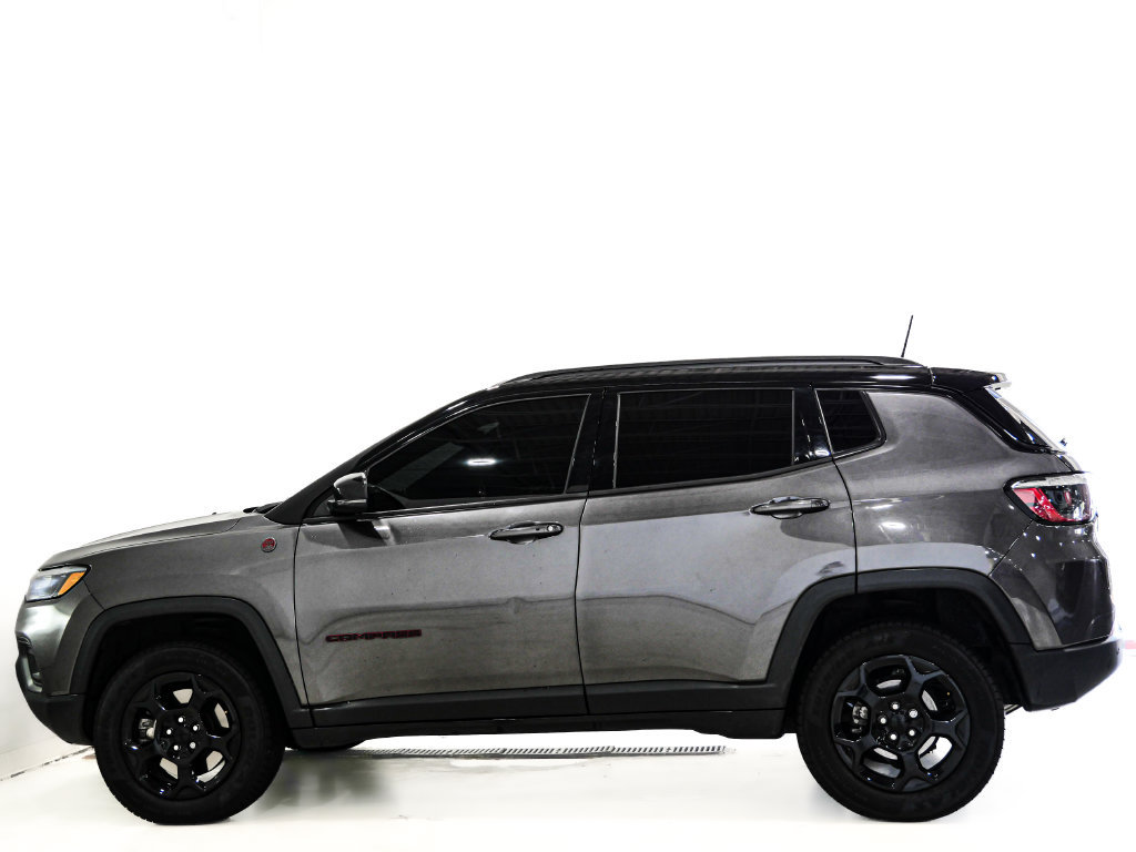 Used 2024 Jeep Compass Trailhawk w/ Sun and Sound Group AWD/4WD image 6