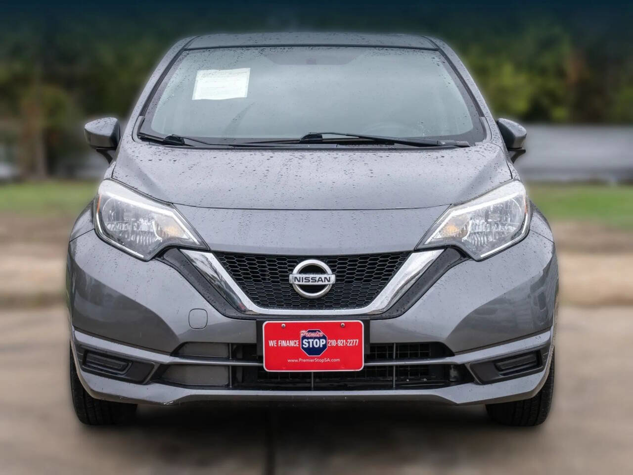 Used 2017 Nissan Versa Note SV image 2