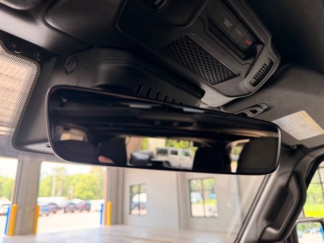 Used 2024 Jeep Wrangler Unlimited Sahara w/ Technology Group AWD/4WD image 48
