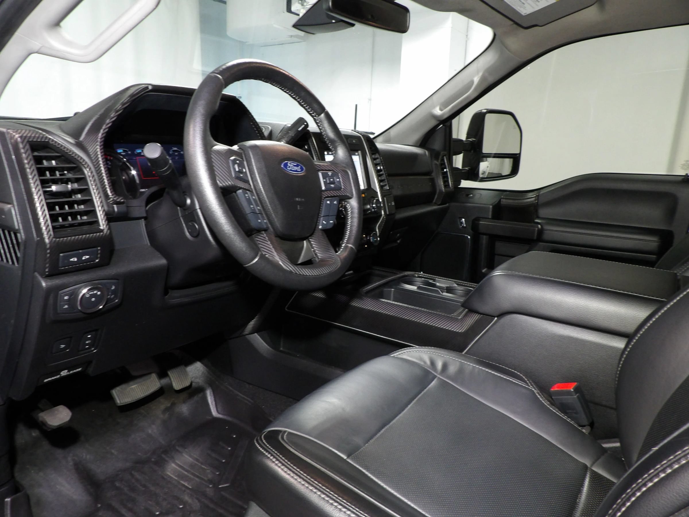 Used 2019 Ford F250 Lariat w/ Lariat Ultimate Package AWD/4WD image 18