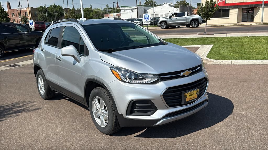 Used 2018 Chevrolet Trax LT w/ LT Convenience Package AWD/4WD image 3