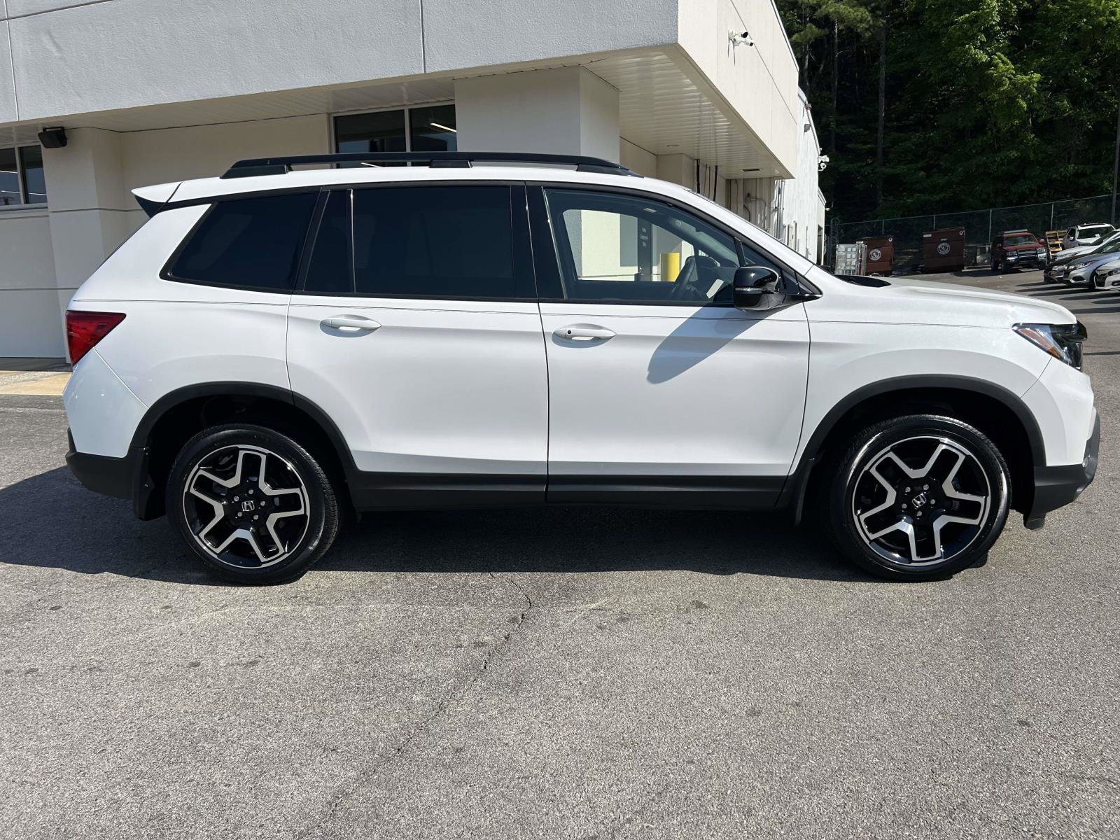 Certified 2023 Honda Passport Elite image 2