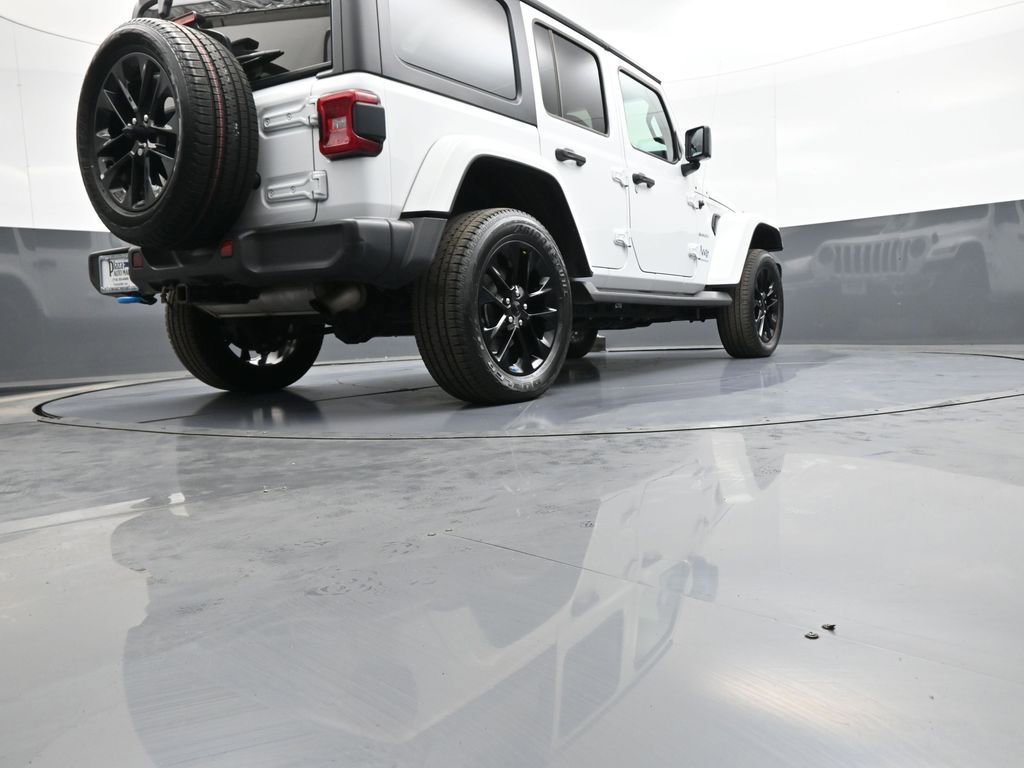 Used 2023 Jeep Wrangler Unlimited Sahara w/ Cold Weather Group image 35