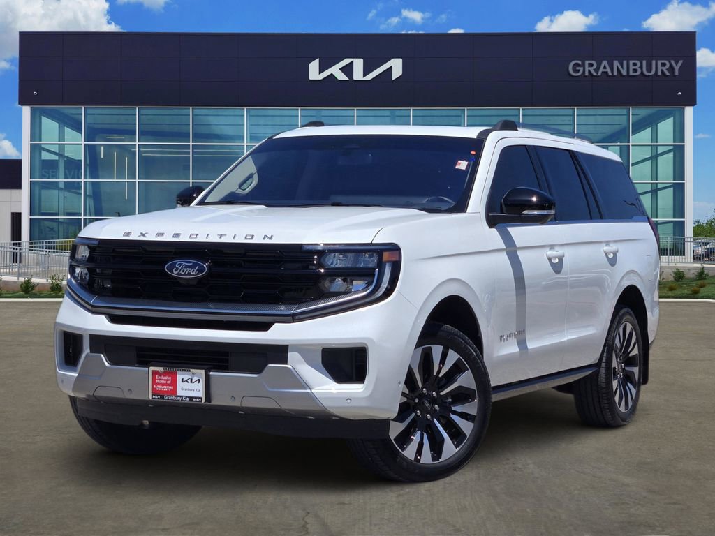 Used 2025 Ford Expedition Platinum w/ Driver's Package AWD/4WD image 1