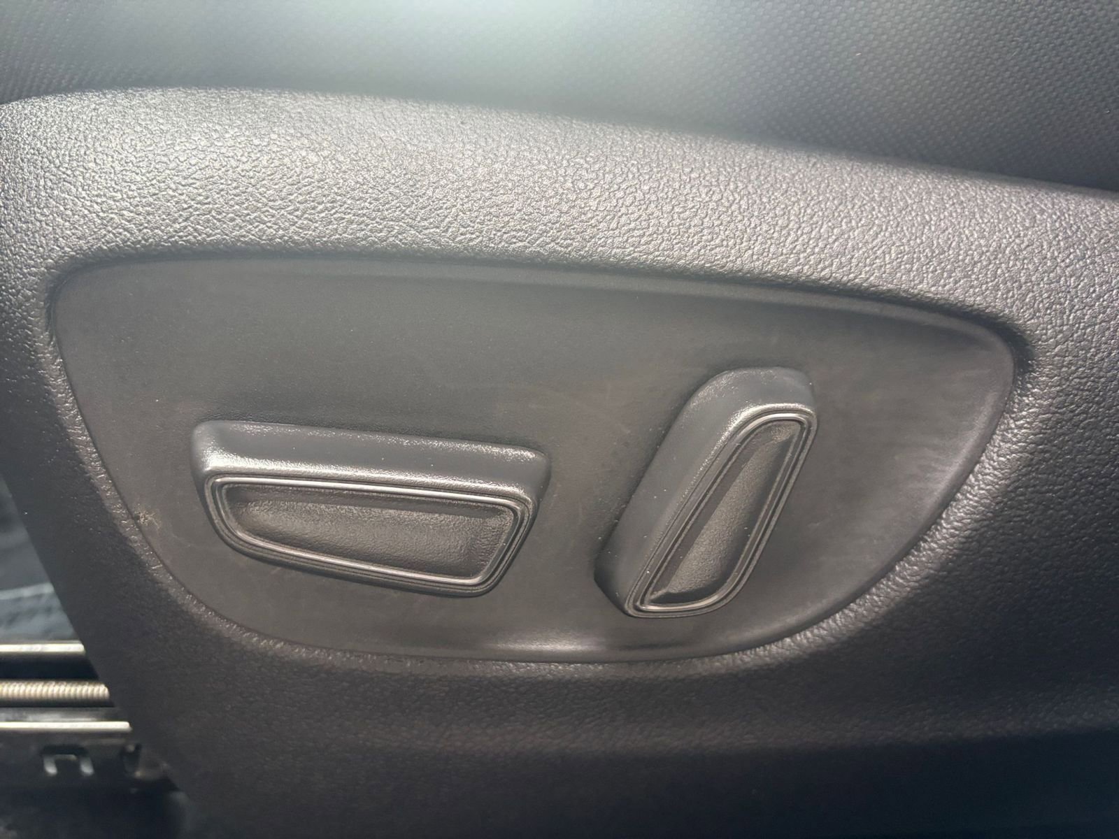 Used 2025 Toyota Highlander LE image 22