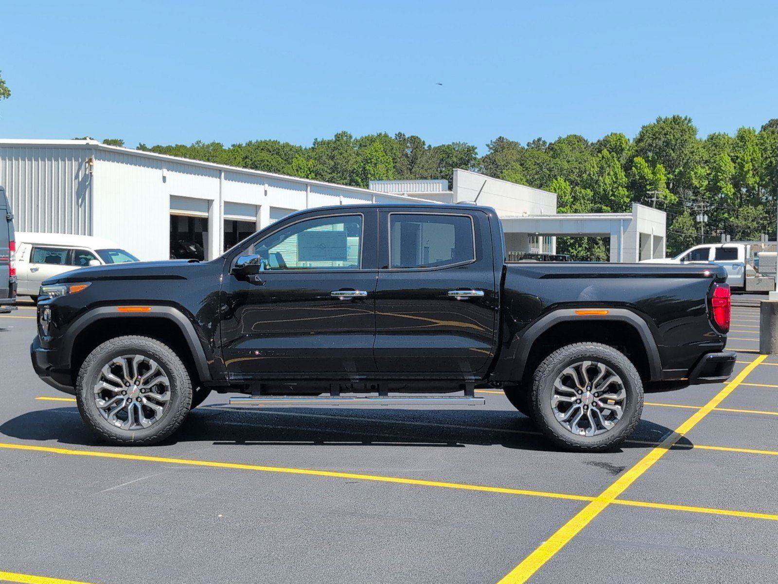 New 2026 GMC Canyon Denali w/ LPO, Black Badging Package AWD/4WD image 56
