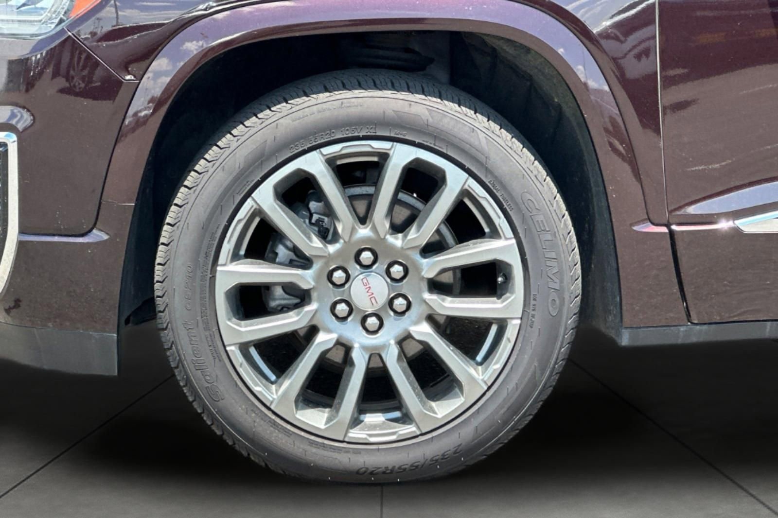 Used 2021 GMC Acadia Denali w/ Denali Technology Package AWD/4WD image 34