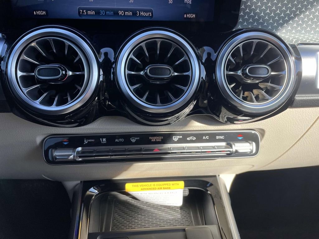 Certified 2025 Mercedes-Benz GLB 250 image 29