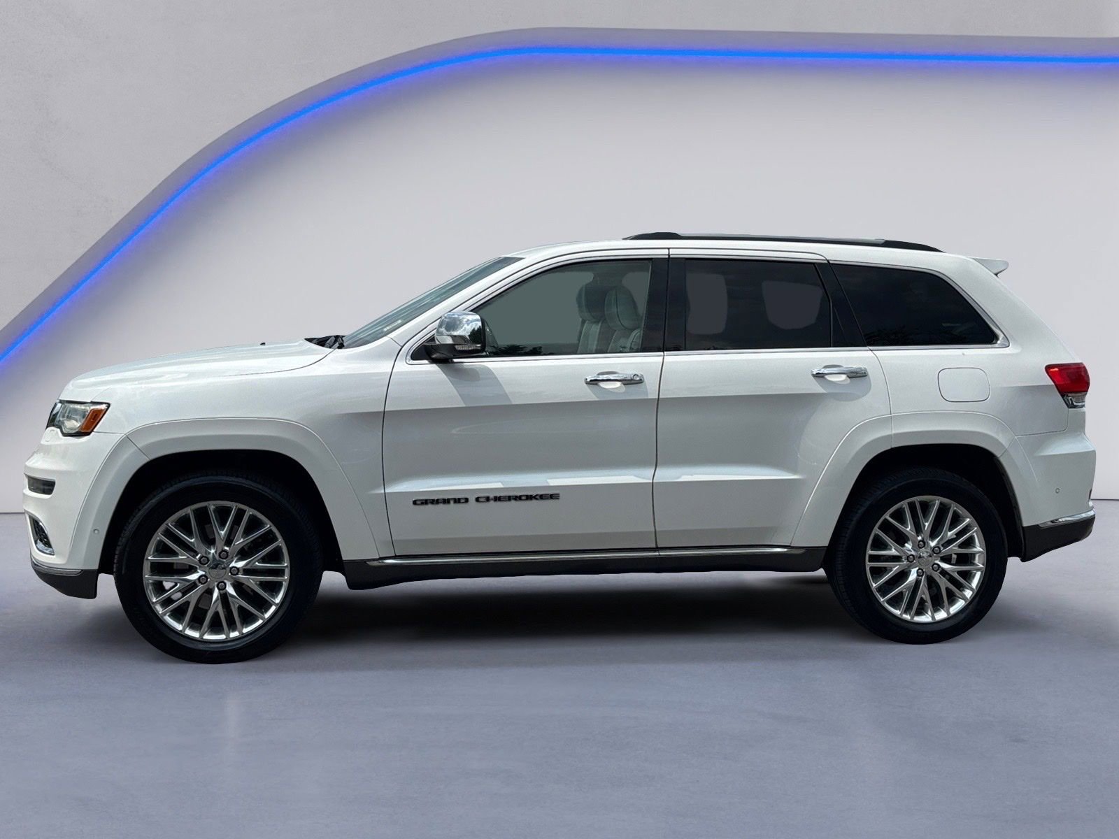 Used 2017 Jeep Grand Cherokee Summit AWD/4WD image 12