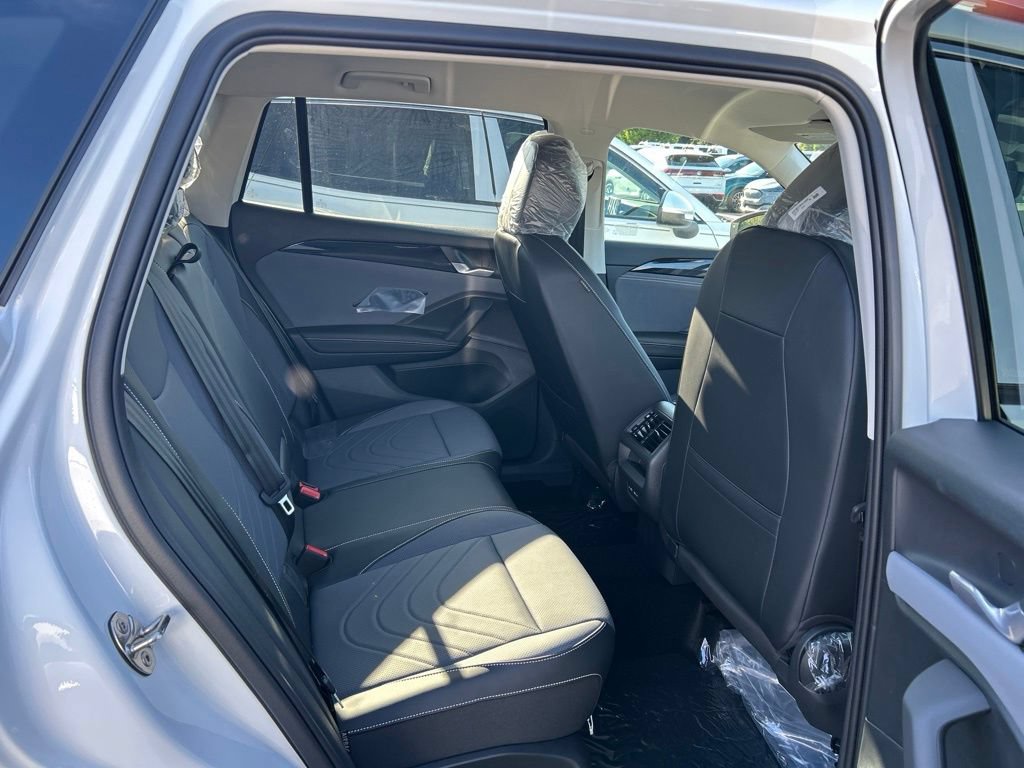 New 2026 Volkswagen Tiguan SE FWD image 45