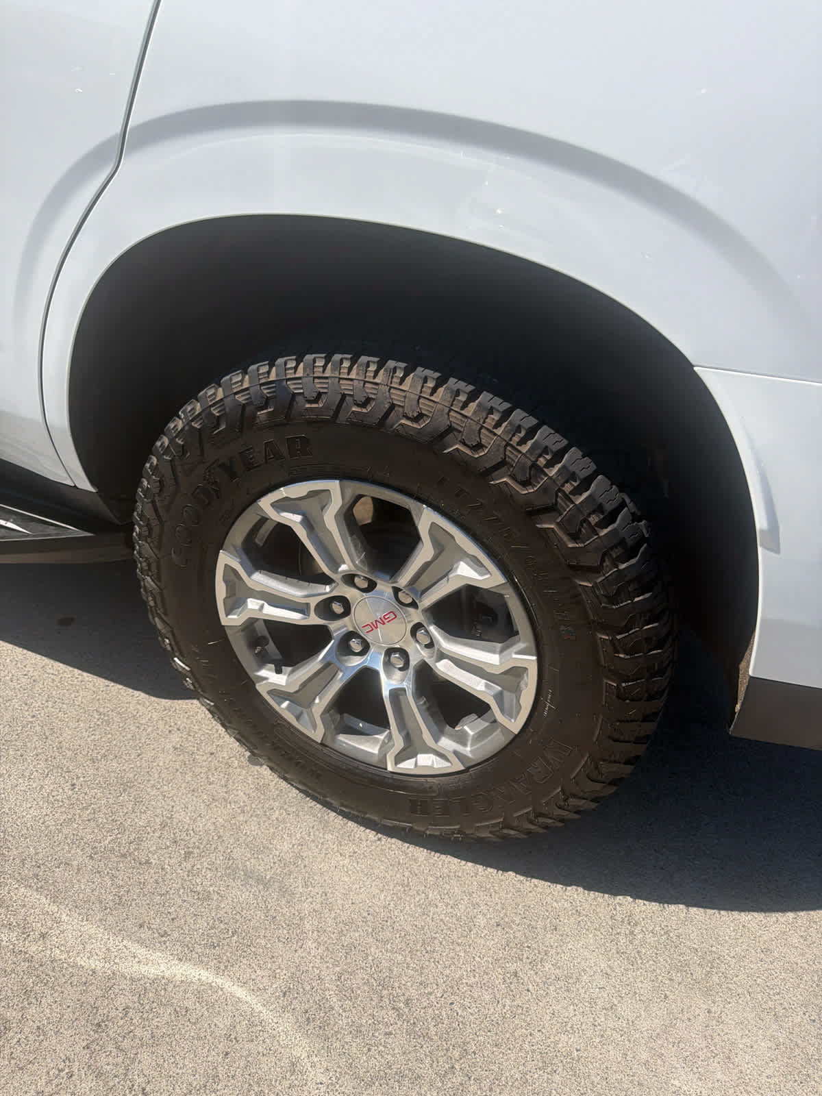 Used 2022 GMC Yukon SLE AWD/4WD image 10